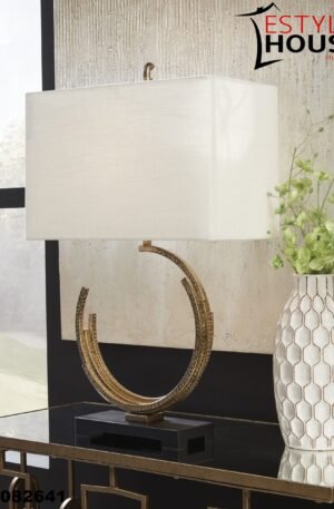 LÁMPARA DE BURÓ JASLENE CON METAL MARTILLADO A MANO Y ACABADO DORADO